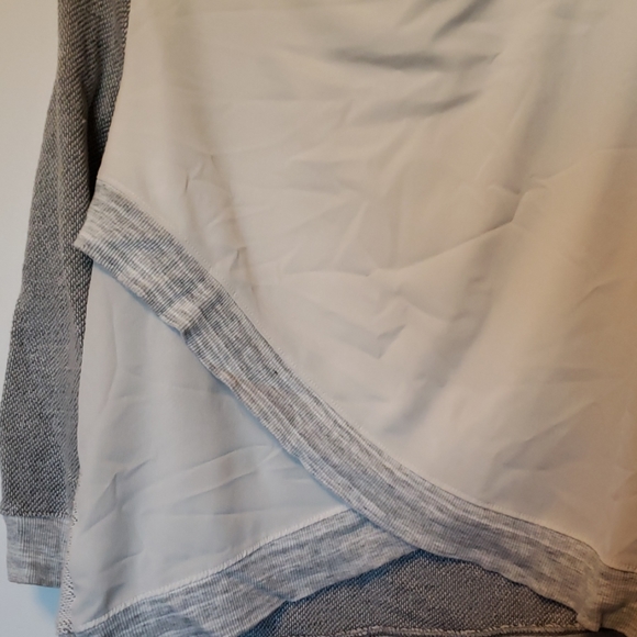 American Eagle Outfitters Distressed 3/4 Shirt - Picture 2 of 5